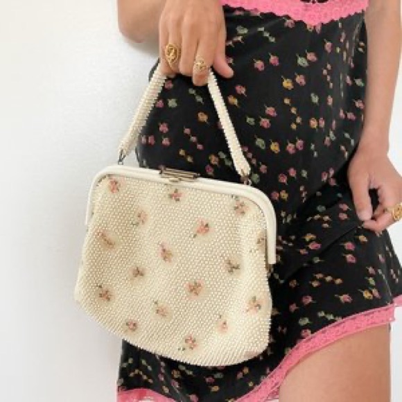 Vintage 1950s Reversible Cottagecore Ivory Floral Beaded Handbag - Picture 4 of 12